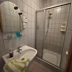 Waldsachsen - Gaeste Und Monteurzimmer Mit Parkplatz Guest house Meerane