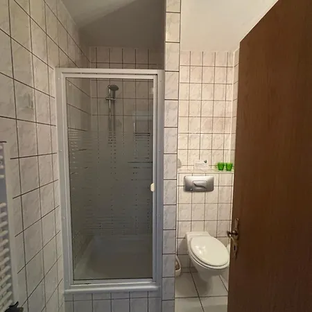 بيت ضيافة Waldsachsen - Gaeste Und Monteurzimmer Mit Parkplatz *