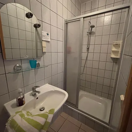 Waldsachsen - Gaeste Und Monteurzimmer Mit Parkplatz بيت ضيافة ميرانه