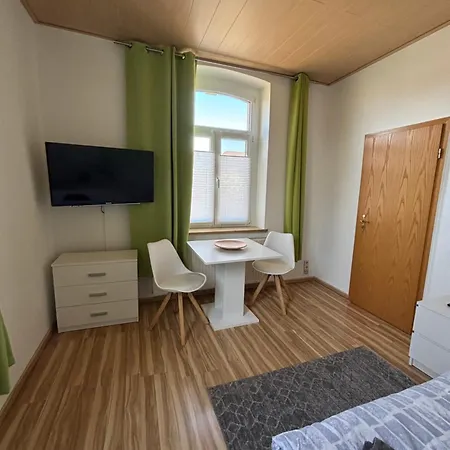 Waldsachsen - Gaeste Und Monteurzimmer Mit Parkplatz بيت ضيافة