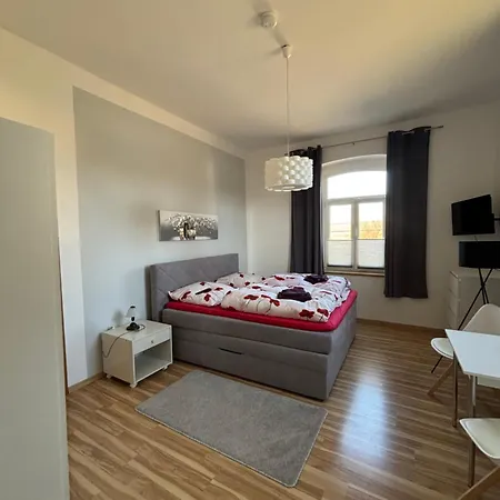 Waldsachsen - Gaeste Und Monteurzimmer Mit Parkplatz Meerane