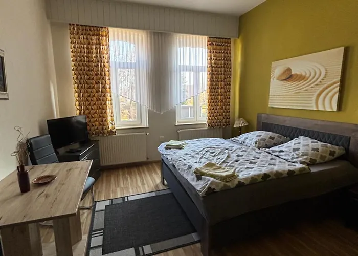 Waldsachsen - Gaeste Und Monteurzimmer Mit Parkplatz Guest house Meerane