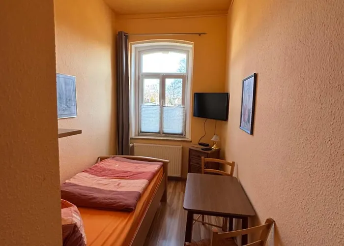 Waldsachsen - Gaeste Und Monteurzimmer Mit Parkplatz بيت ضيافة