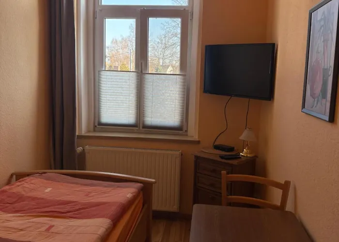 Waldsachsen - Gaeste Und Monteurzimmer Mit Parkplatz Guest house *