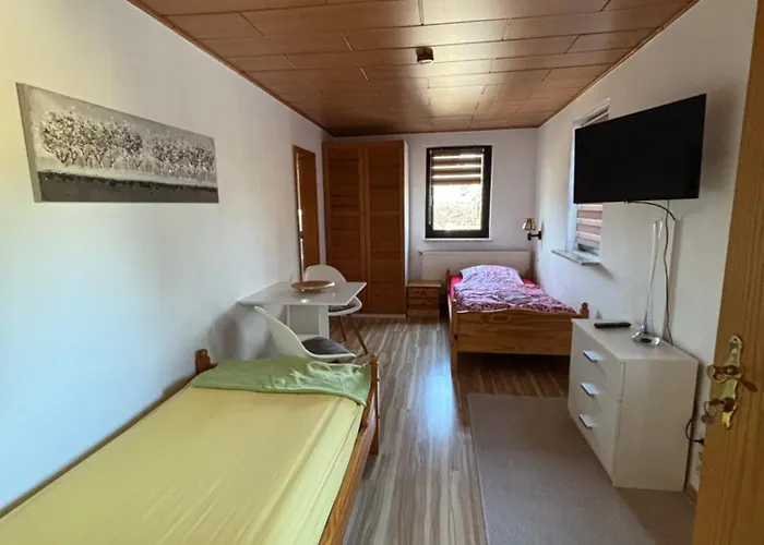 Waldsachsen - Gaeste Und Monteurzimmer Mit Parkplatz Guest house *